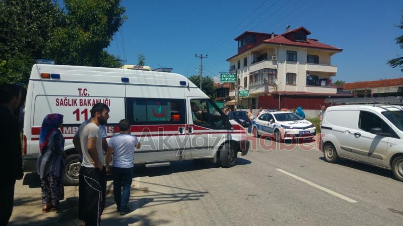  Otomobil Yoldan Karşıya Geçmek İsteyen Çocuklara Çarptı