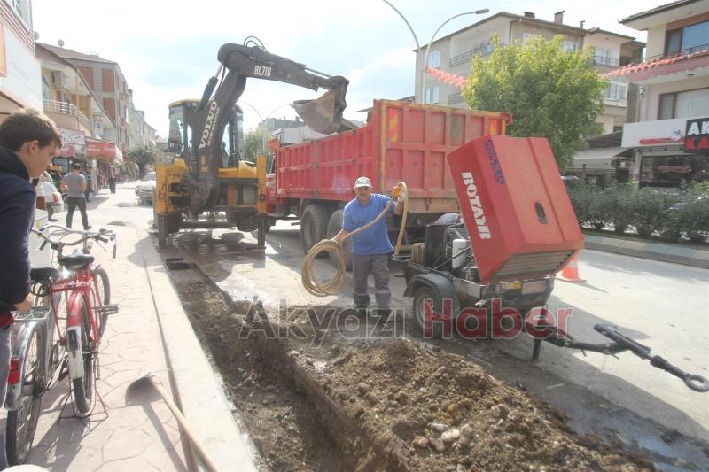 Ada Caddesinde Yağmur Suyu Çalışması devam ediyor