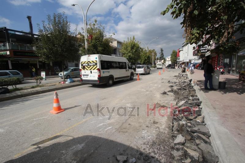 Ada Caddesinde Yağmur Suyu Çalışması devam ediyor
