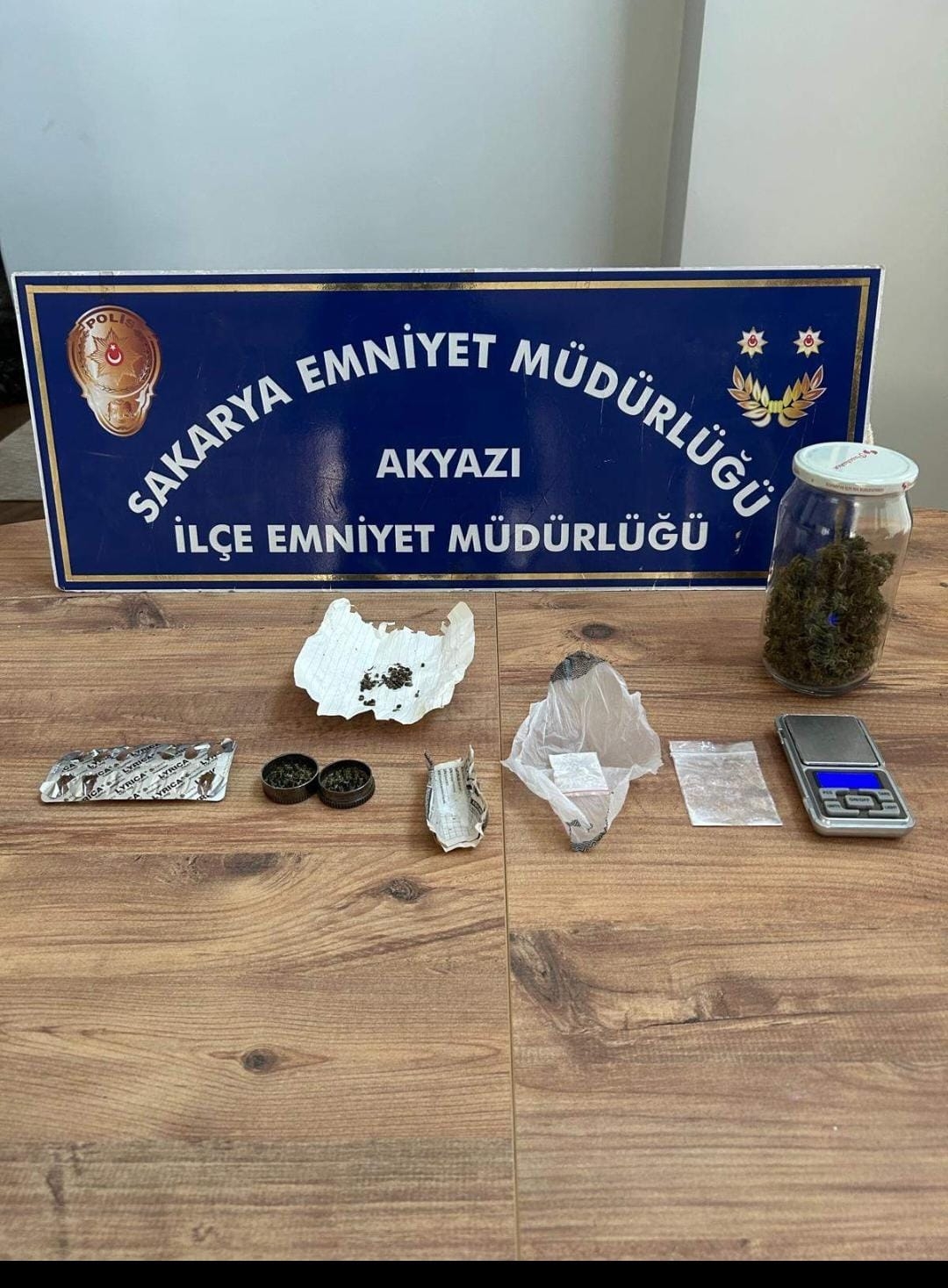 Adapazarı ve Akyazı'da operasyon