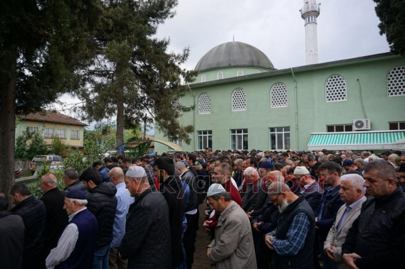 Adem Keskin Dualarla Defnedildi