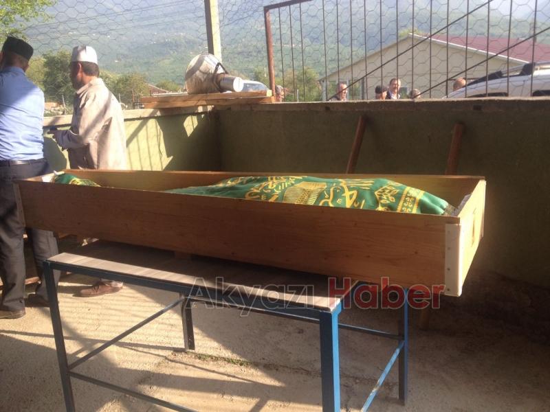 Adem Toprak Defnedildi