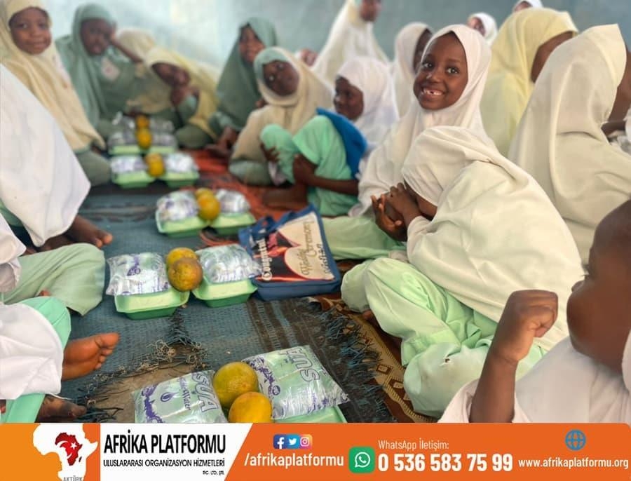 Afrika Platformu ile Afrika’da Gıda Yardımı ve Yemek Dağıtımı Organizasyonu