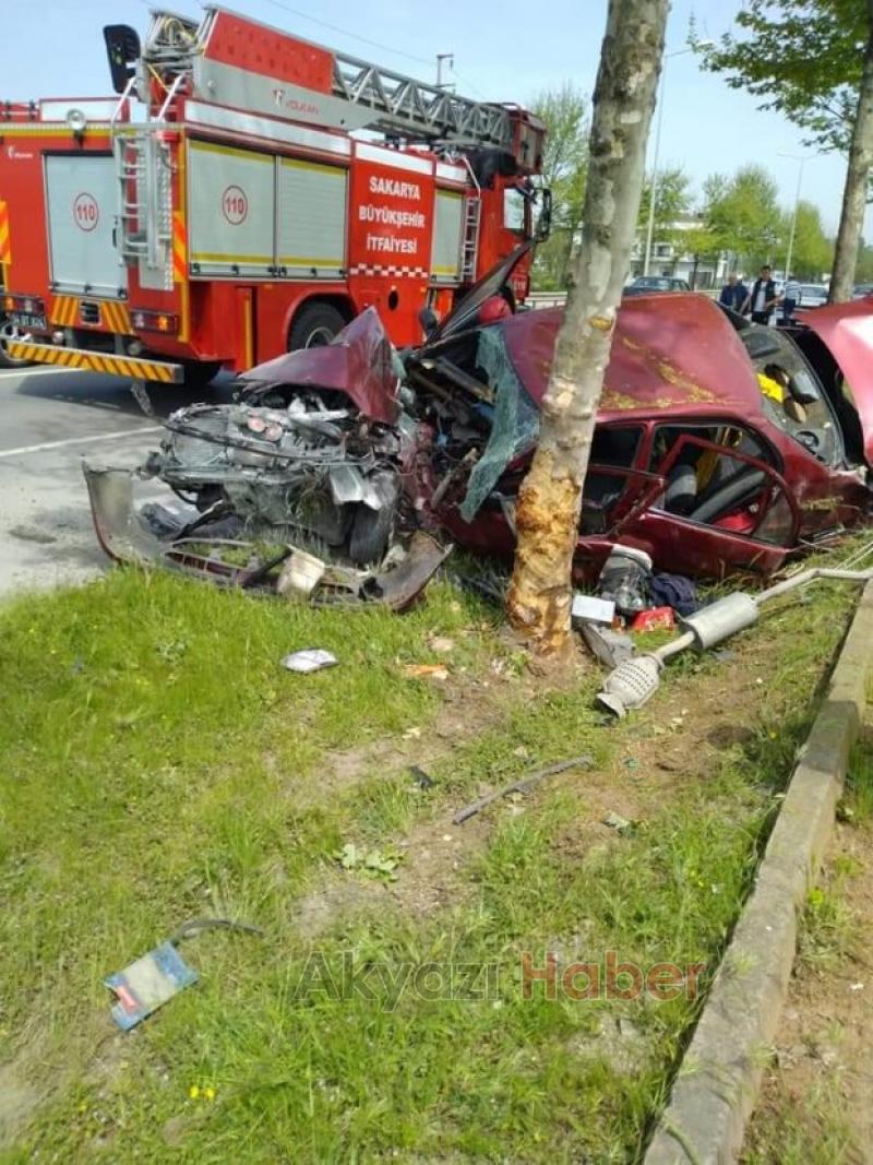 Ağaca Çarpan otomobil bu hale geldi