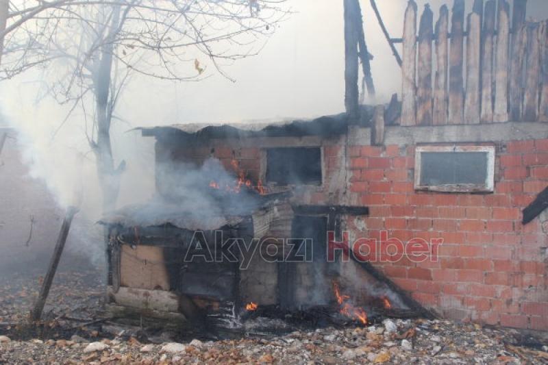 Ahır ve Samanlık Alev Alev Yandı
