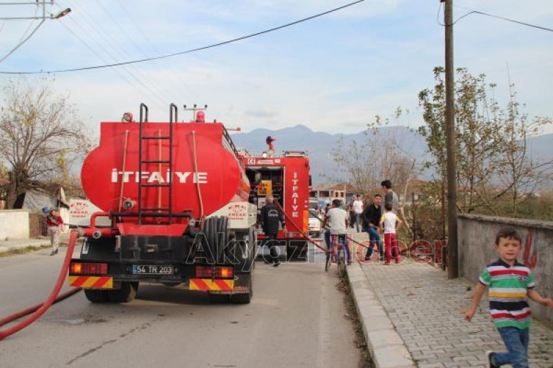 Ahır ve Samanlık Alev Alev Yandı