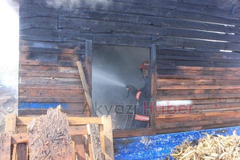 Ahır Yangını Korkuttu
