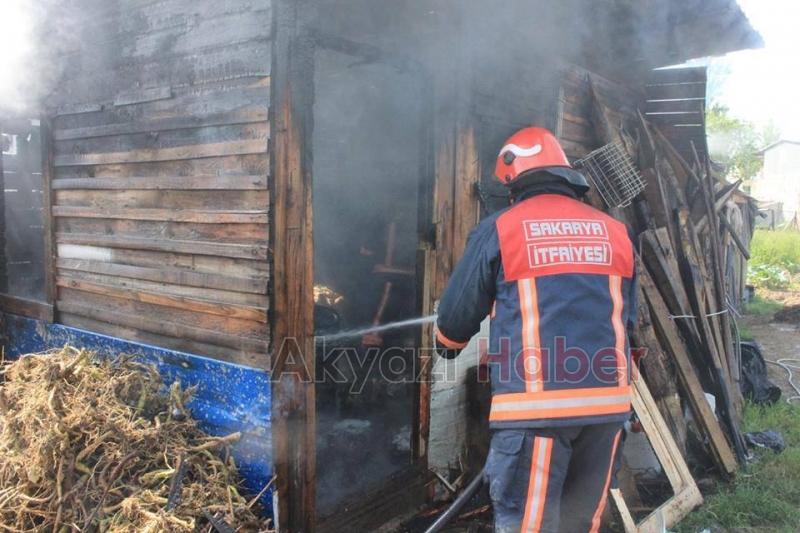 Ahır Yangını Korkuttu