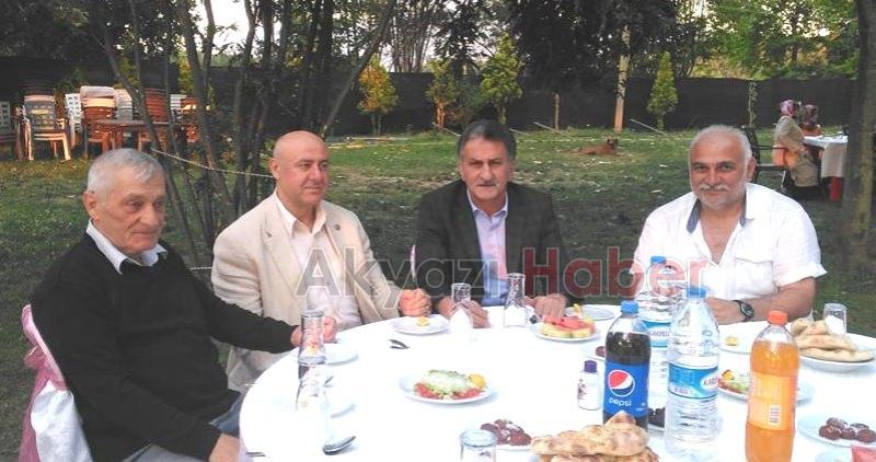 Ahmet Birinci Kazanan Ceketi Giydi