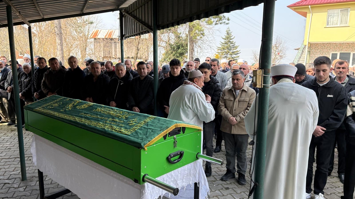 Ahmet Çakır Dualarla Toprağa Verildi 