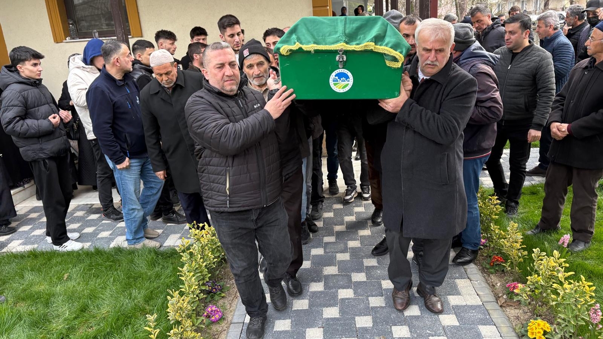 Ahmet Çakır Dualarla Toprağa Verildi 