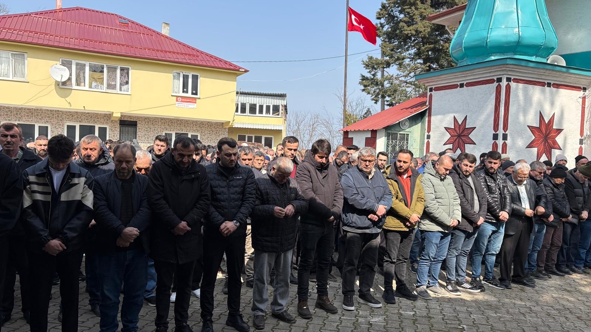 Ahmet Çakır Dualarla Toprağa Verildi 