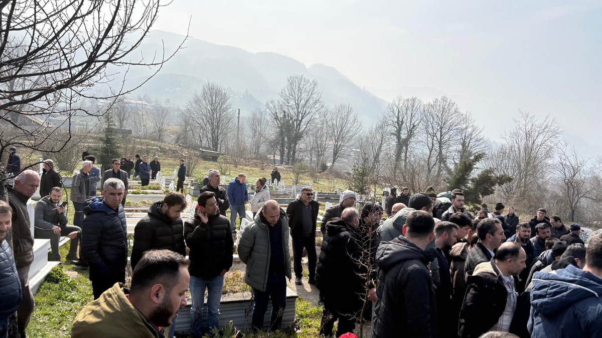 Ahmet Çakır Dualarla Toprağa Verildi 