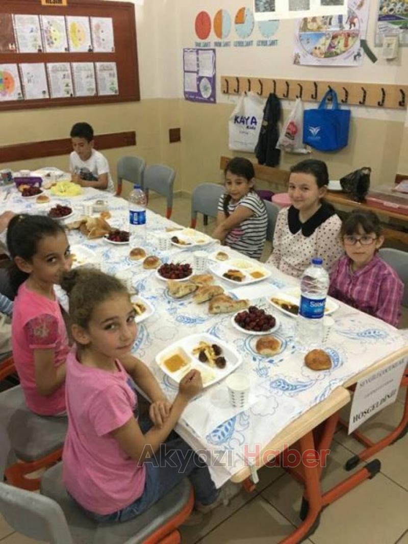 Ahmet Hasnun Tunçsoy İlkokulu 2B Sınıfı Öğrencilerinin İftar Sevinci