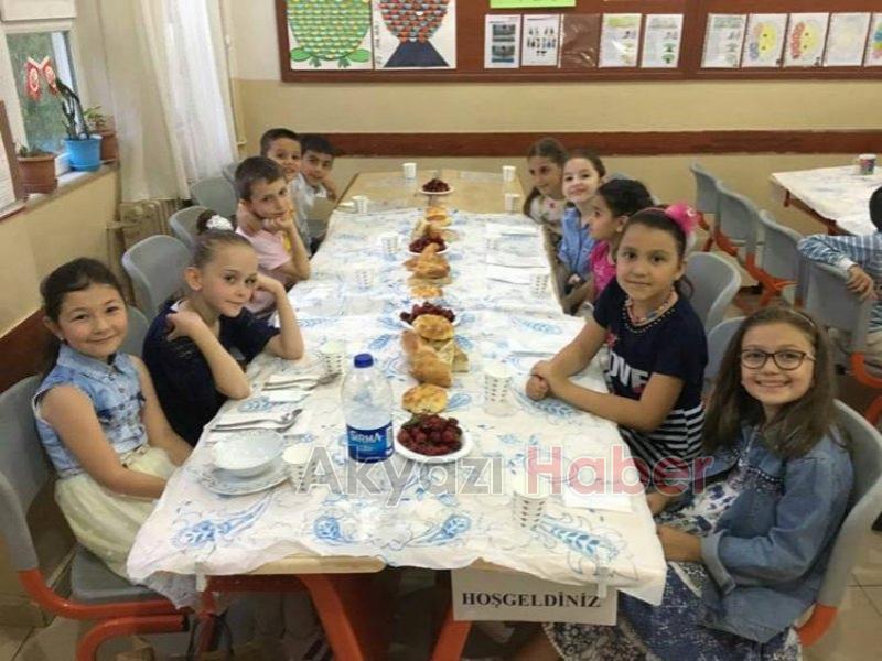 Ahmet Hasnun Tunçsoy İlkokulu 2B Sınıfı Öğrencilerinin İftar Sevinci