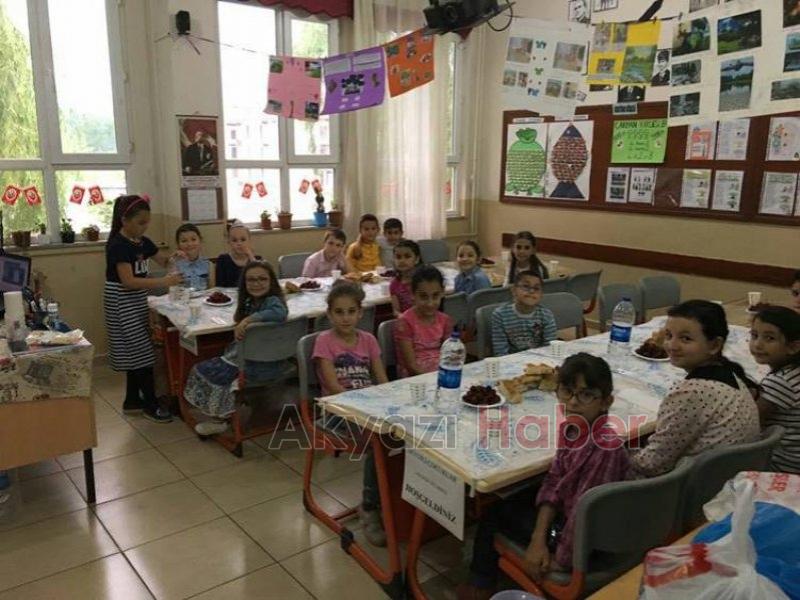 Ahmet Hasnun Tunçsoy İlkokulu 2B Sınıfı Öğrencilerinin İftar Sevinci