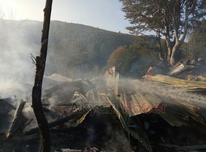 Ahşap Ev Alev Aldı