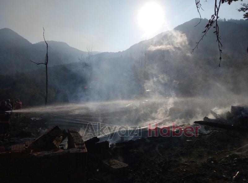 Ahşap Ev Alev Aldı