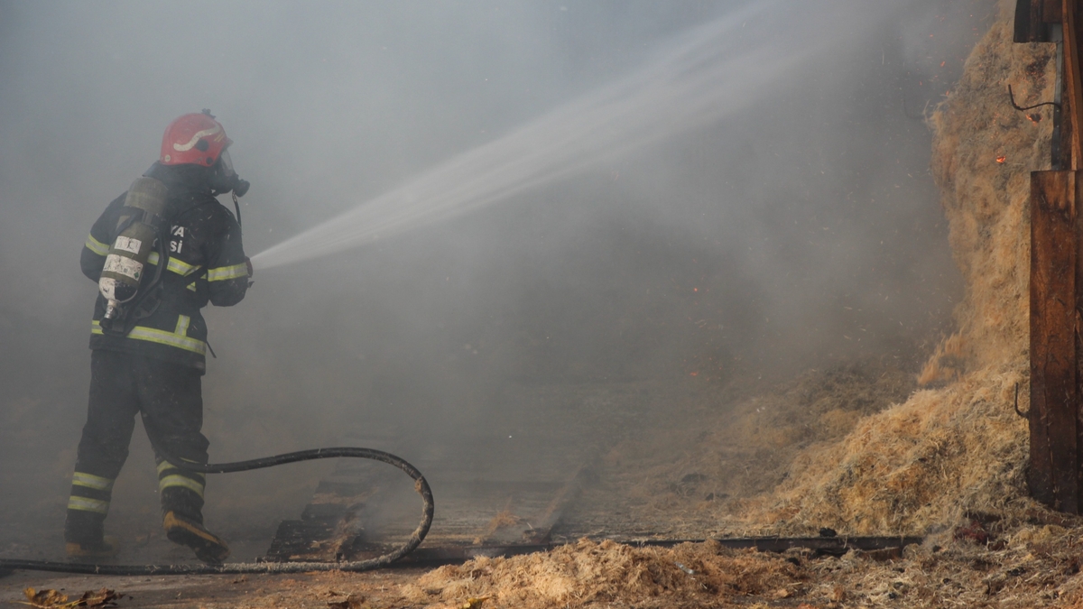 Ahşap sap İmalathanesinde Yangın Paniği!
