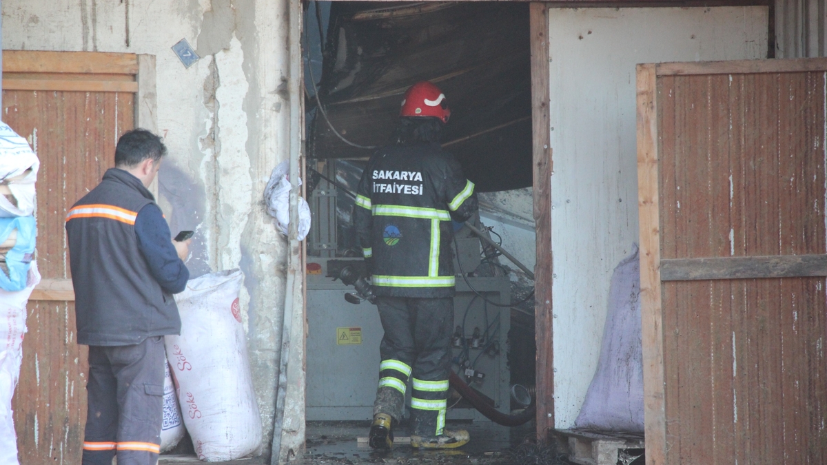 Ahşap sap İmalathanesinde Yangın Paniği!