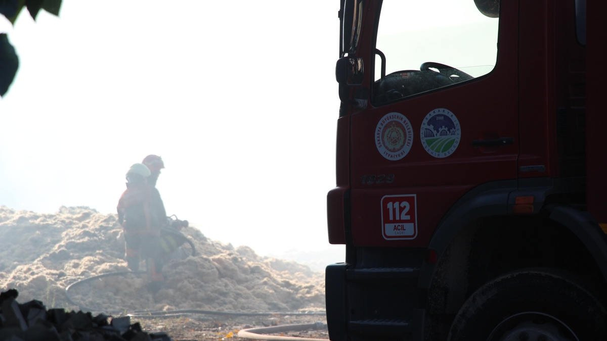 Ahşap sap İmalathanesinde Yangın Paniği!