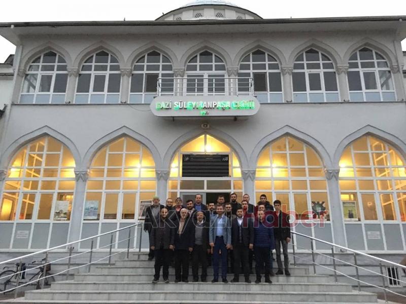 AK GENÇLİK AKYAZI'DA GENÇLERLE BULUŞTU