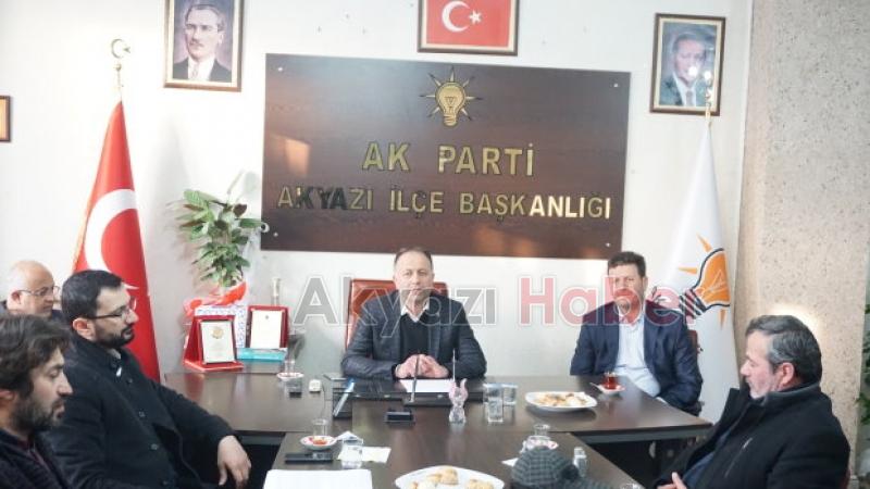 Ak Parti Akyazı İlçe Başkanı Basın Toplantısı Düzenledi