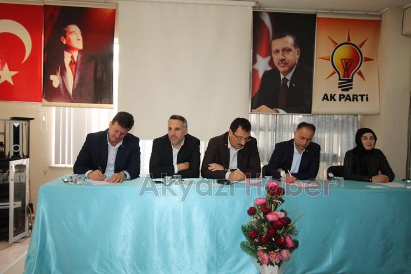 AK Parti Akyazı İlçe Başkanlığı danışma Toplantısı Yaptı