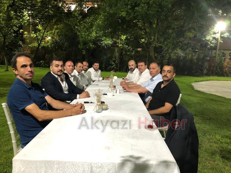 AK Parti Akyazı İlçe Başkanlığı İstişare Toplantısı Yaptı