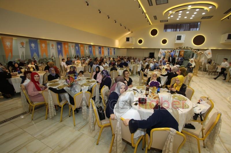 Ak Parti Akyazı İlçe Teşkilatı iftarda bir araya geldi