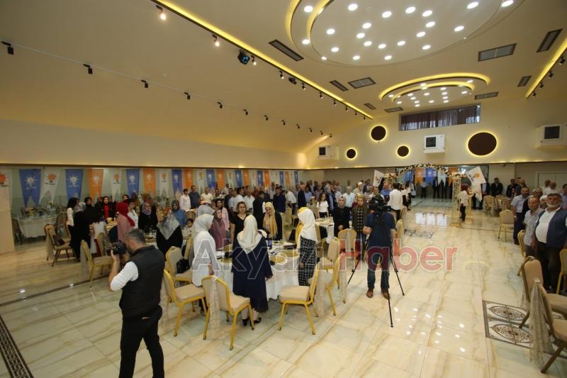 Ak Parti Akyazı İlçe Teşkilatı iftarda bir araya geldi