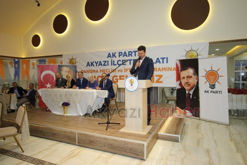 Ak Parti Akyazı İlçe Teşkilatı iftarda bir araya geldi