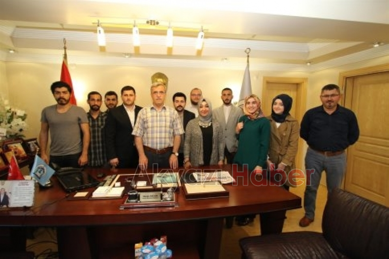 AK PARTİ GENÇLİK KOLLARINDAN BAŞKAN’A ZİYARET