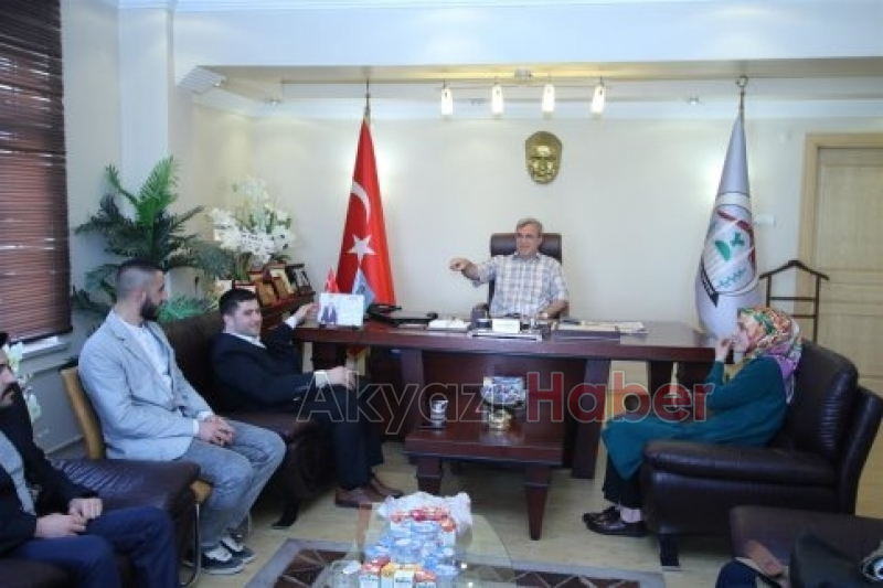 AK PARTİ GENÇLİK KOLLARINDAN BAŞKAN’A ZİYARET