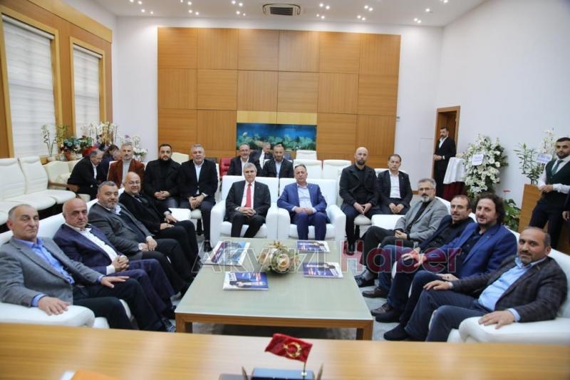 AK Parti İlçe Teşkilatından Ekrem Yüceye Hayırlı Olsun Ziyareti