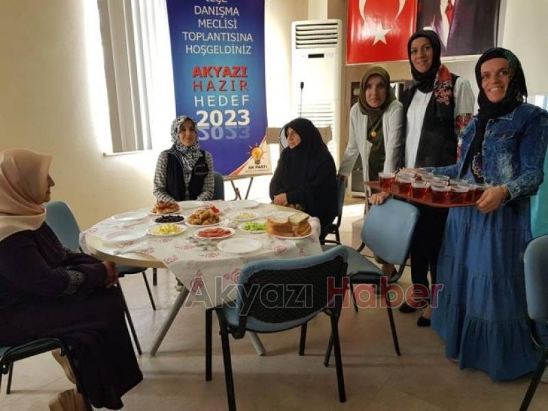 AK Parti Kadın Kolları Mahalle temsilcileriyle kahvaltıda buluştu
