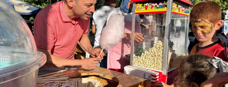 AK Parti Karapürçek İlçe Başkanı Çakırbaş, çocukların eğlencesine ortak oldu