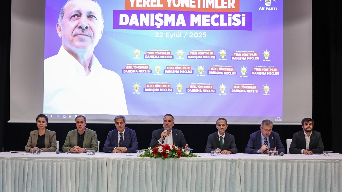 AK Parti Sakarya'da Yerel Yönetimler Danışma Toplantısı yapıldı