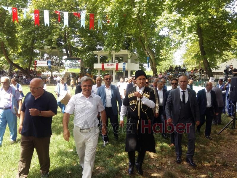 Akbalık Yağlı Güreşleri başladı 