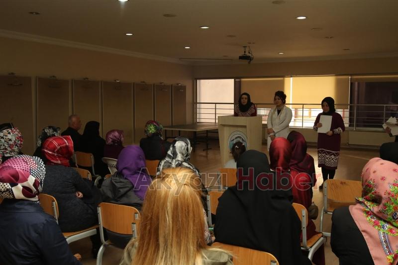 AKCANDAN BİLGİ ve KÜLTÜR EVİNDE VELİLERE TEOG SEMİNERİ