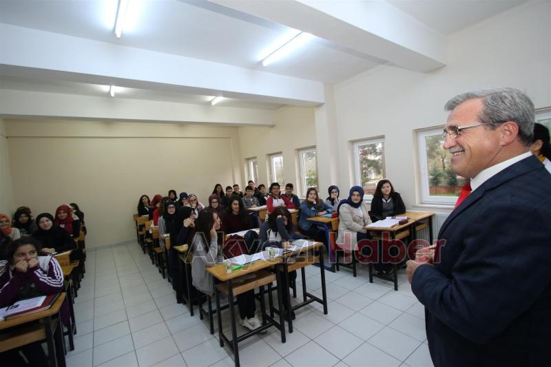 AKCAN’DAN İŞMONT HALİL BİLDİRİCİ MESLEKİ ve TEKNİK ANADOLU LİSESİNE ZİYARET