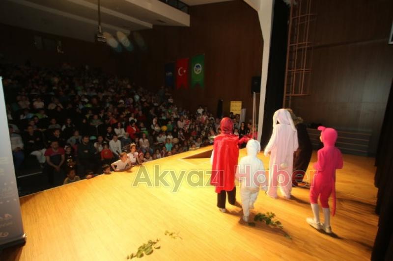 Akıl  Hastanesi Tiyatro Oyunu Bu Akşam