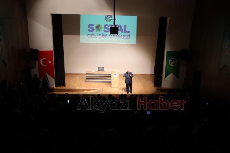 AKİMDER Tarafından Davet Edilen Şevki Yılmaz Akyazıda konferans verdi
