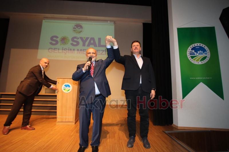 AKİMDER Tarafından Davet Edilen Şevki Yılmaz Akyazıda konferans verdi