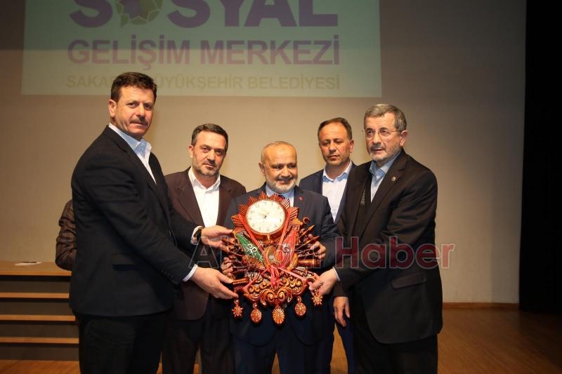 AKİMDER Tarafından Davet Edilen Şevki Yılmaz Akyazıda konferans verdi