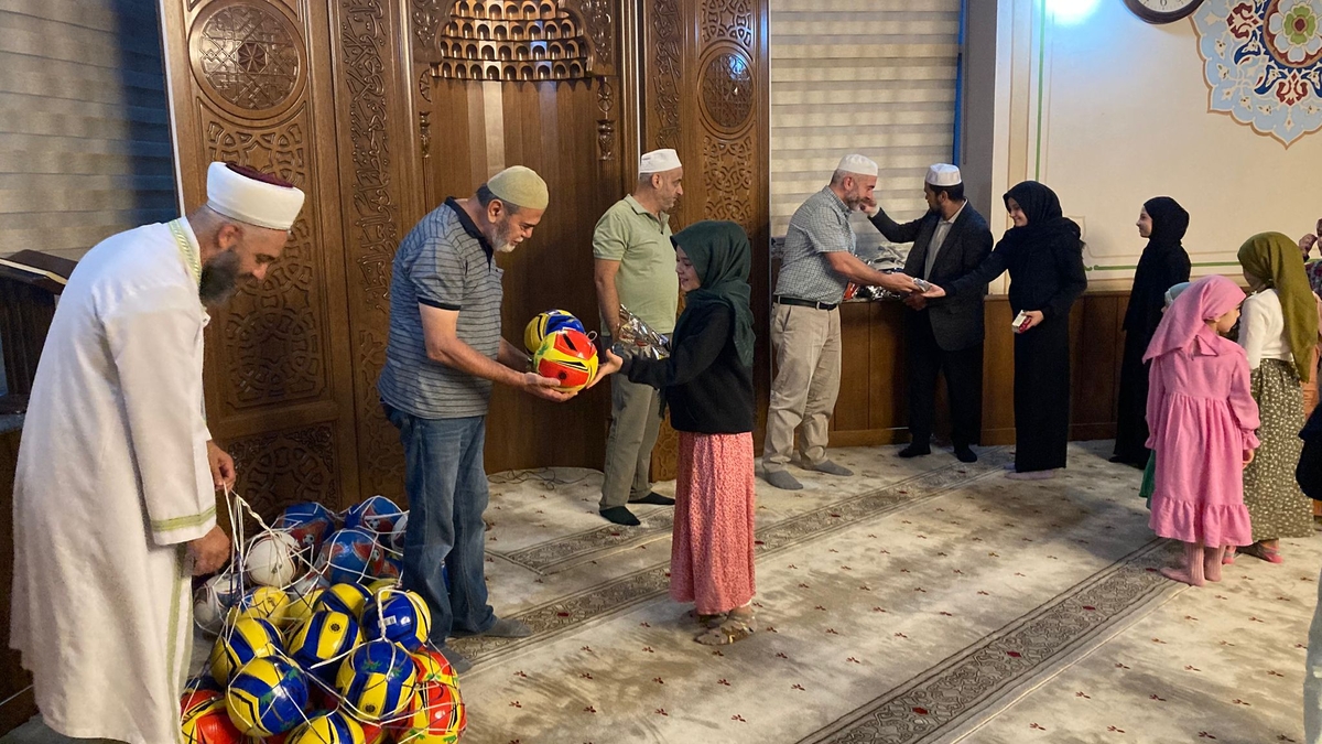 Akşemseddin Camii’nde Osmanlı geleneği yaşatıldı