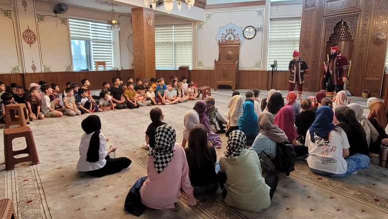 Akşemsettin Camii'nde Çocuklara Özel Hacivat-Karagöz Etkinliği