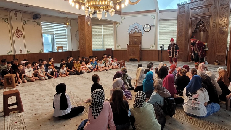 Akşemsettin Camii'nde Çocuklara Özel Hacivat-Karagöz Etkinliği