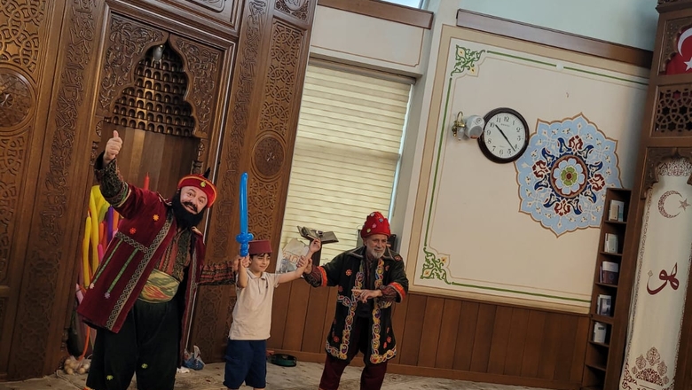 Akşemsettin Camii'nde Çocuklara Özel Hacivat-Karagöz Etkinliği