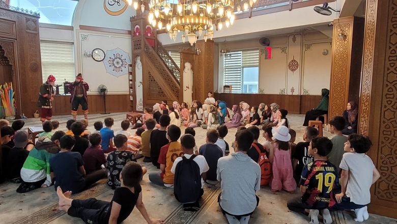 Akşemsettin Camii'nde Çocuklara Özel Hacivat-Karagöz Etkinliği